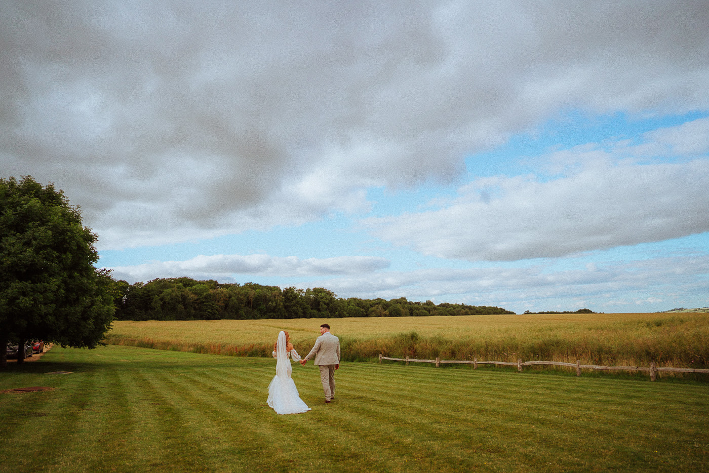 LAPSTONE BARN WEDDING PHOTOGRAPHY 080 LAPSTONE BARN WEDDING PHOTOGRAPHY 080